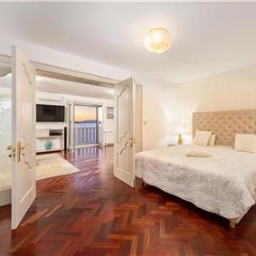 5 bedroom beachfront villa with pool on Ciova Island, Trogir, sleeps 12